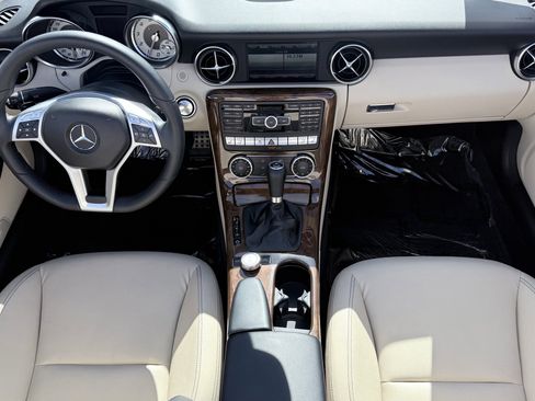 Used 2014 Mercedes-Benz SLK 250 image 3