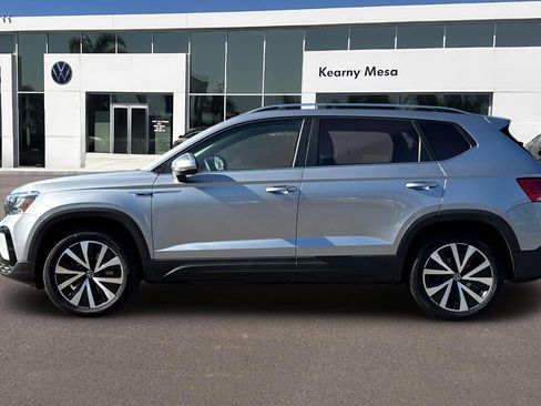 Used 2022 Volkswagen Taos SE image 7