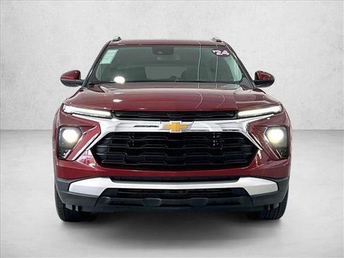 Used 2024 Chevrolet TrailBlazer LT w/ Convenience Package FWD image 3