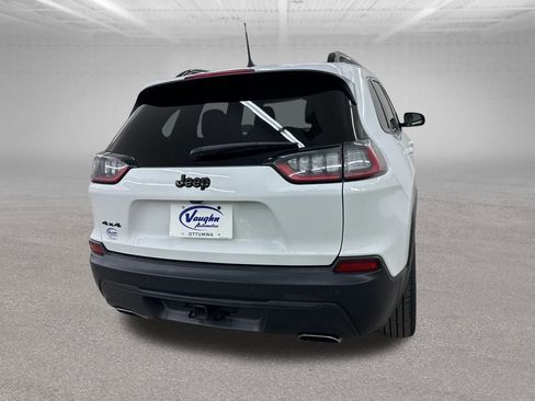 Used 2019 Jeep Cherokee Latitude Plus image 12