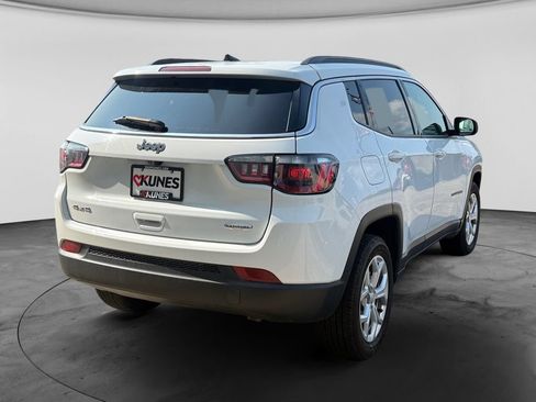 Used 2024 Jeep Compass Latitude AWD/4WD image 9