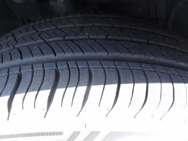 Used 2023 Nissan Rogue S AWD/4WD image 23