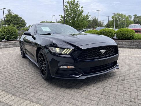 Used 2016 Ford Mustang Coupe RWD image 7