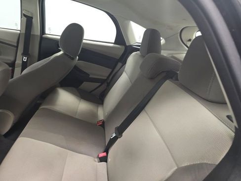 Used 2014 Ford Focus SE FWD image 20
