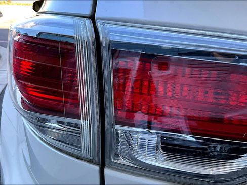 Used 2016 Toyota Highlander XLE image 27