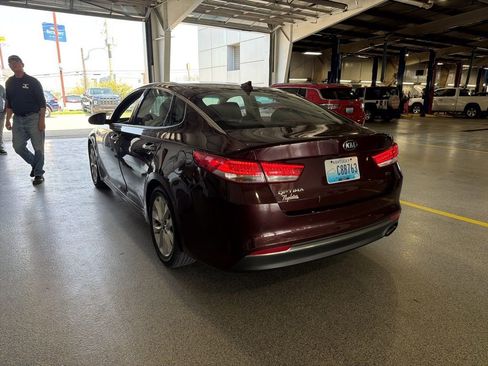 Used 2018 Kia Optima EX image 4