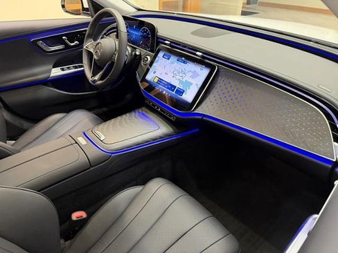 Used 2025 Mercedes-Benz E 350 Sedan image 13