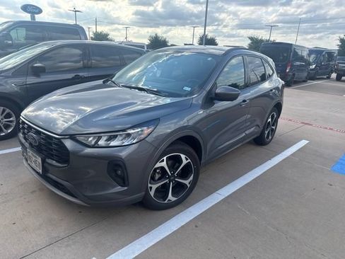 Used 2023 Ford Escape ST-Line Select w/ Tech Pack #2 AWD/4WD image 2