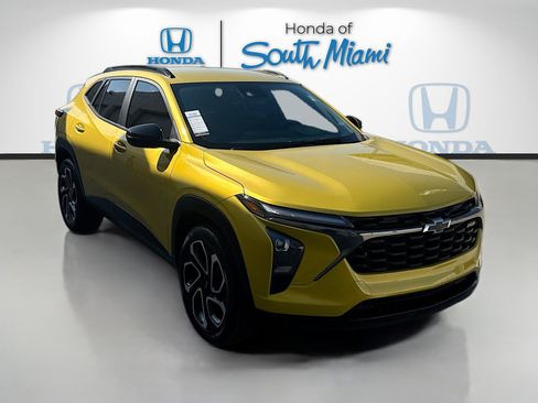 Used 2024 Chevrolet Trax RS w/ Driver Confidence Package image 1