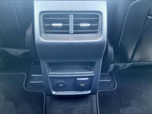 Used 2022 Ford Edge Titanium AWD/4WD image 10