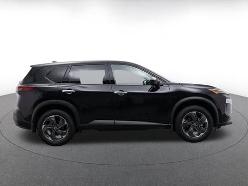 Used 2025 Nissan Rogue SV FWD image 10