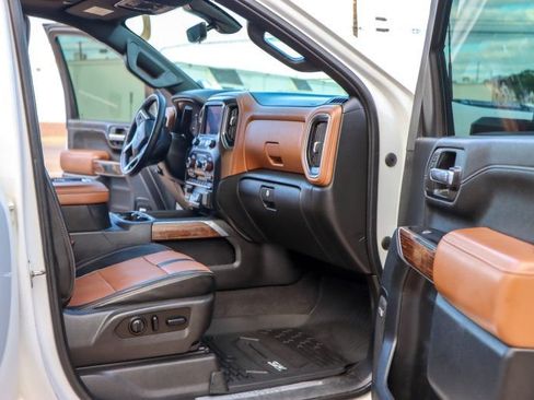 Used 2020 Chevrolet Silverado 2500 High Country w/ Z71 Off-Road Package AWD/4WD image 27