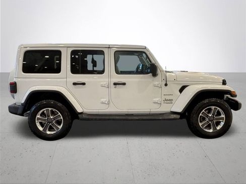 Used 2019 Jeep Wrangler Unlimited Sahara image 6