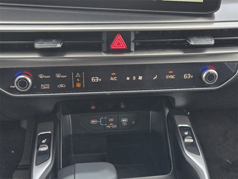 New 2025 Kia Sorento S w/ Panoramic Sunroof Package image 14