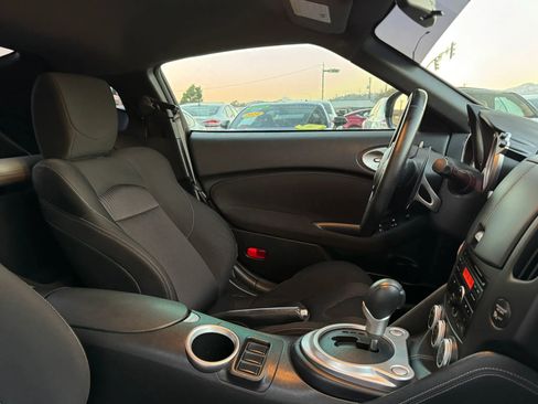 Used 2014 Nissan 370Z Coupe RWD image 22