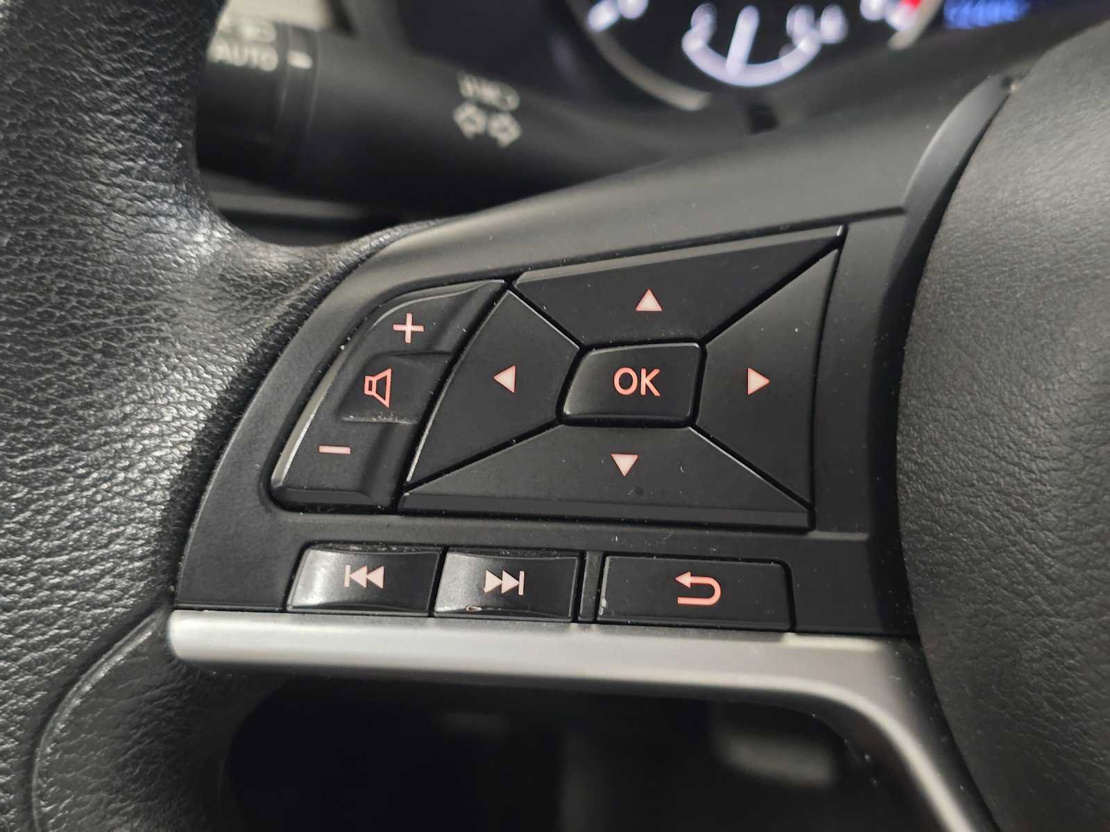 Used 2024 Nissan Altima 2.5 SV FWD image 30