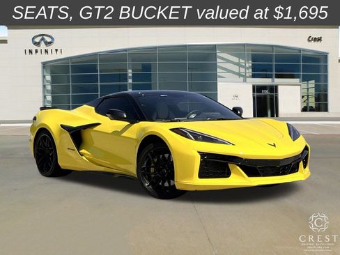 Used 2023 Chevrolet Corvette Z06 RWD image 2
