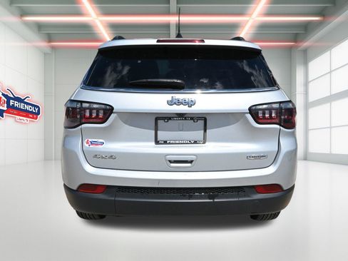 Used 2024 Jeep Compass Latitude AWD/4WD image 35