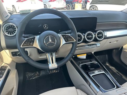 New 2026 Mercedes-Benz GLB 250 4MATIC image 25