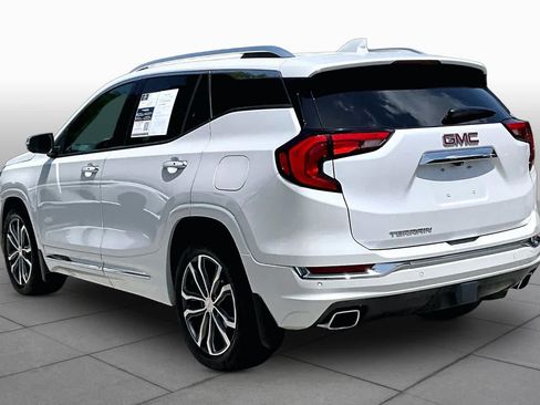Used 2020 GMC Terrain Denali w/ Denali Premium Package FWD image 12