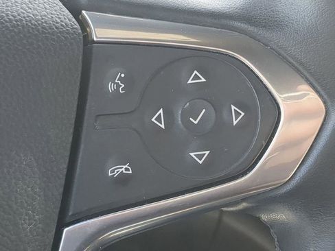 Used 2023 Chevrolet Traverse LT image 21