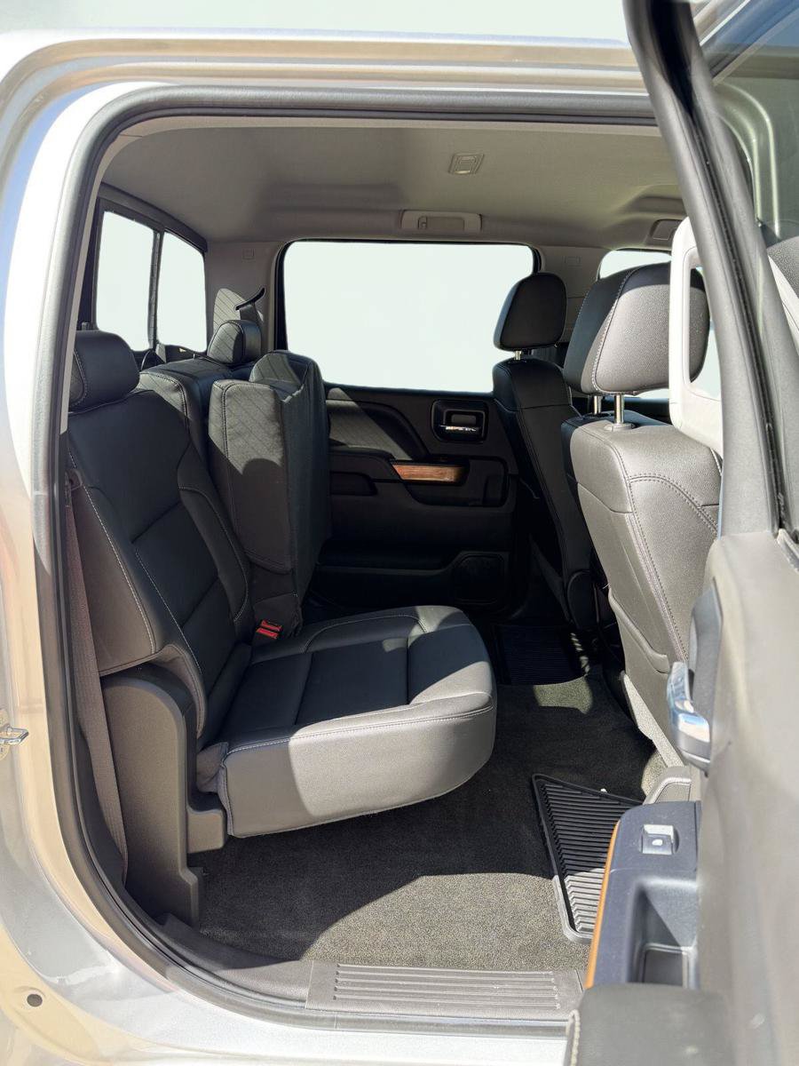 Used 2018 Chevrolet Silverado 1500 LTZ w/ LTZ Plus Package AWD/4WD image 19