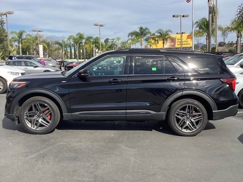 Used 2025 Ford Explorer ST-Line w/ ST-Line Street Pack image 6