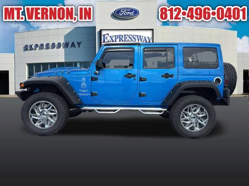 Used 2015 Jeep Wrangler Unlimited Sahara w/ Trailer Tow Group AWD/4WD image 6