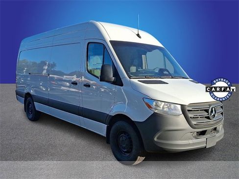 Used 2025 Mercedes-Benz Sprinter 2500 image 3