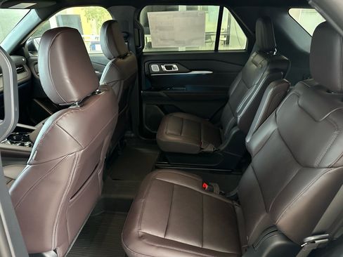 New 2026 Ford Explorer Platinum image 24