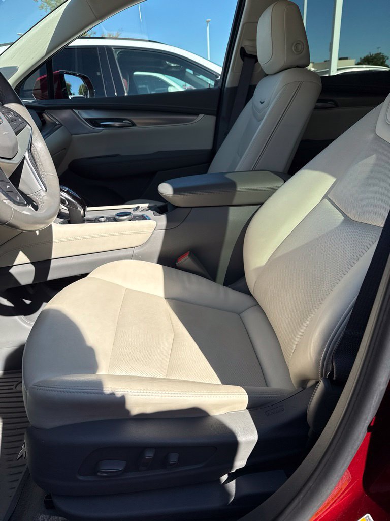 Used 2024 Cadillac XT5 Premium Luxury AWD/4WD image 10