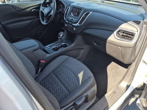 Used 2022 Chevrolet Equinox LT image 12