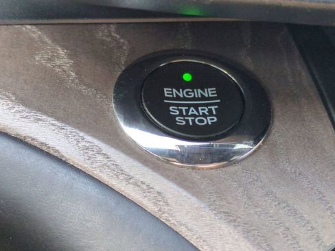 Used 2020 Ford Explorer Platinum image 30