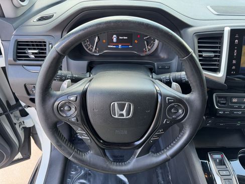 Used 2017 Honda Pilot Elite image 11