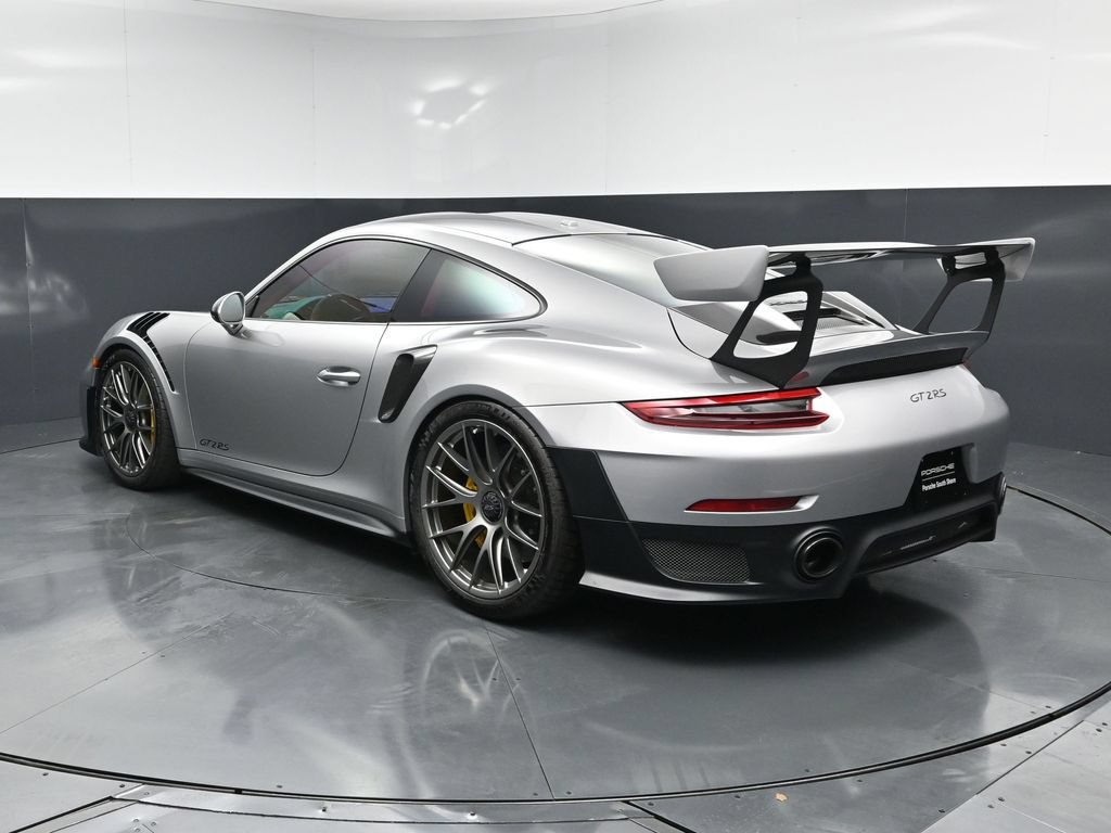 Used 2018 Porsche 911 GT2 RS RWD image 3