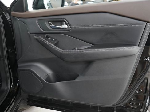 Used 2023 Nissan Rogue SV w/ SV Premium B Package AWD/4WD image 11