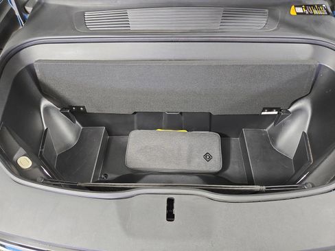 Used 2024 Rivian R1S Adventure AWD/4WD image 14