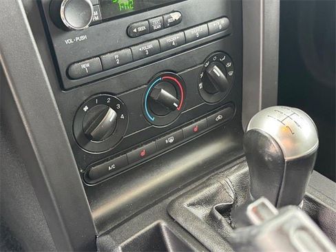 Used 2009 Ford Mustang GT Premium image 23