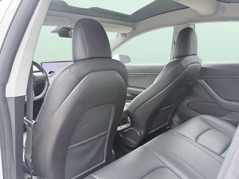 Used 2018 Tesla Model 3 Mid Range image 32