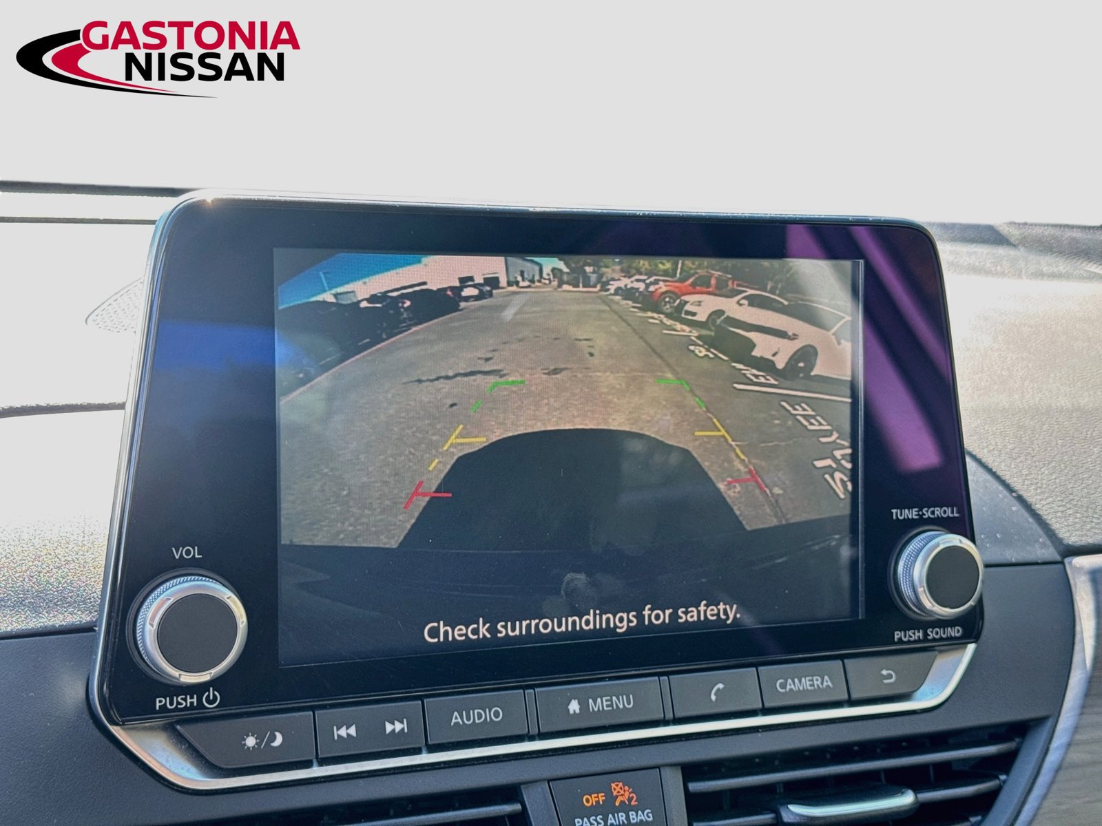 Used 2025 Nissan Altima 2.5 SV FWD image 17