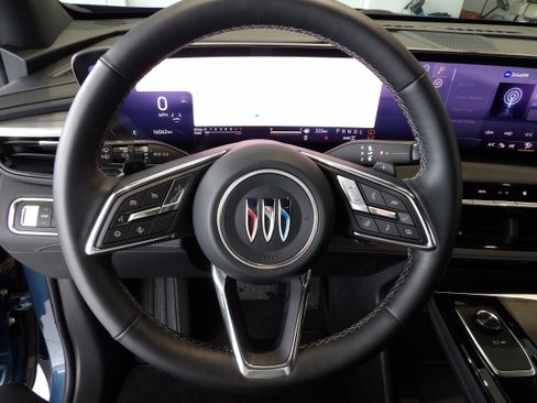 Used 2025 Buick Enclave Preferred image 13