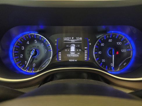 Used 2021 Chrysler Voyager Lxi FWD image 23