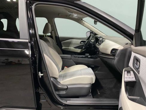 Used 2023 Nissan Rogue SV image 31