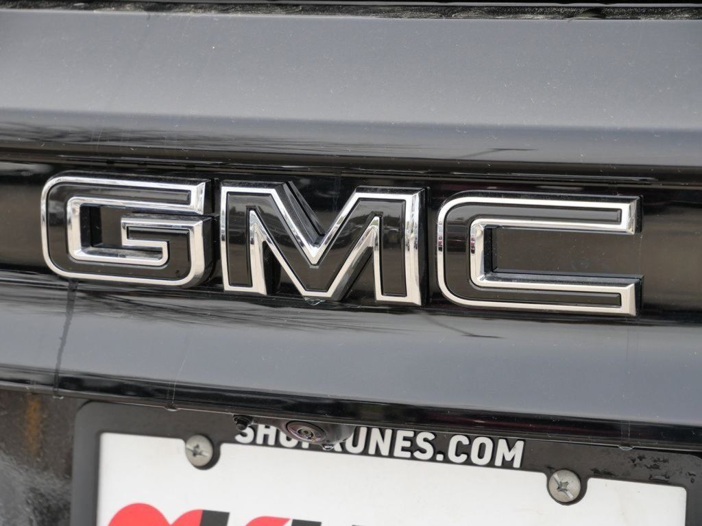 New 2026 GMC Acadia Elevation w/ Black Edition AWD/4WD image 13