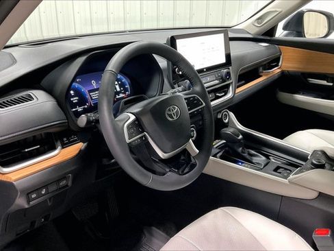 Certified 2026 Toyota Grand Highlander AWD image 14