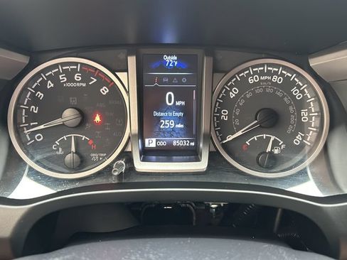 Used 2022 Toyota Tacoma SR5 RWD image 24