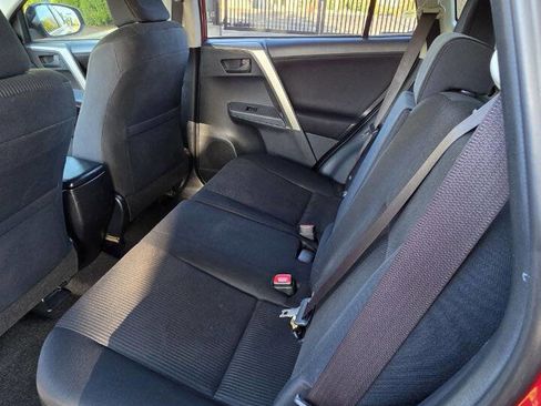 Used 2015 Toyota RAV4 LE image 11