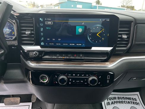 Used 2023 Chevrolet Silverado 1500 LT image 16