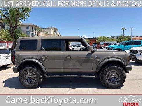 Used 2025 Ford Bronco Outer Banks w/ Sasquatch Package AWD/4WD image 1