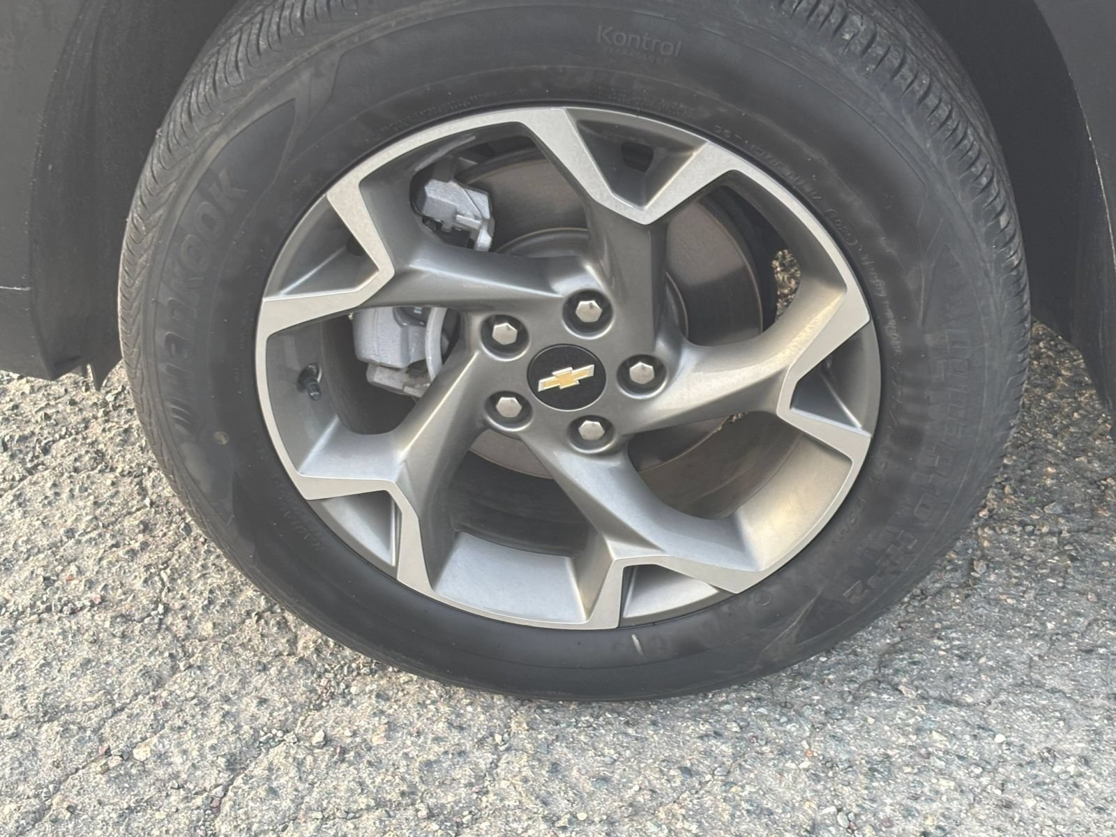 Used 2025 Chevrolet Trax LT FWD image 26